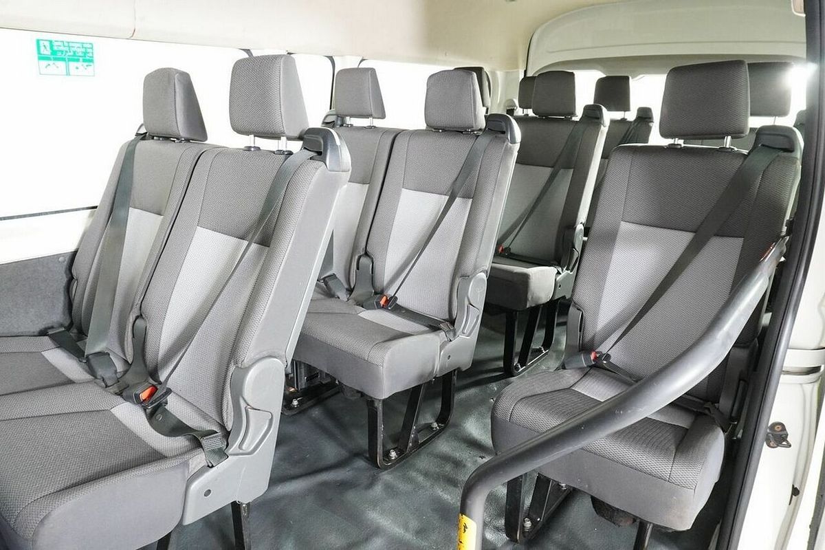 2019 Toyota HiAce Commuter (12 Seats) GDH322R