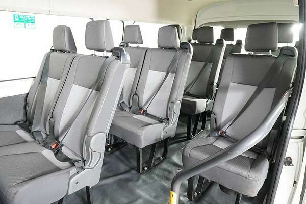 2019 Toyota HiAce Commuter (12 Seats) GDH322R