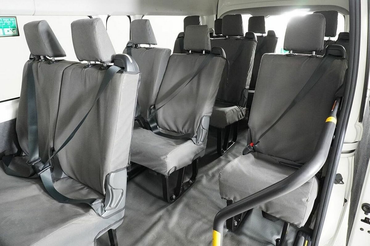 2020 Toyota HiAce Commuter (12 Seats) GDH322R