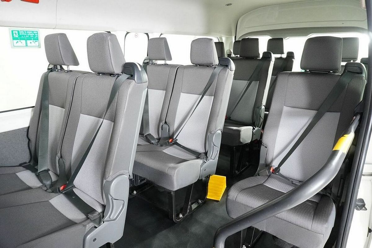 2020 Toyota HiAce Commuter (12 Seats) GDH322R