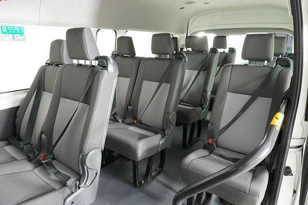 2020 Toyota HiAce Commuter (12 Seats) GDH322R