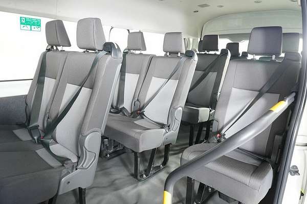 2020 Toyota HiAce Commuter (12 Seats) GDH322R