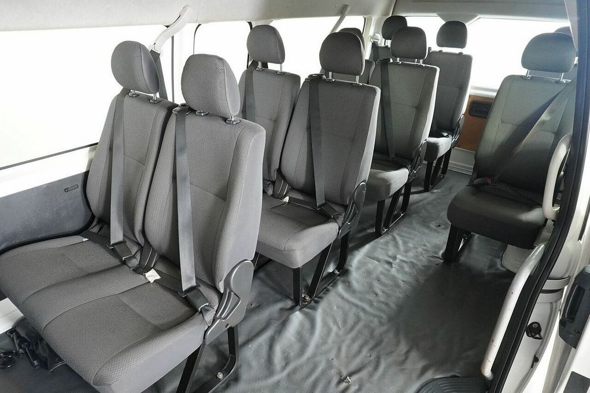 2018 Toyota HiAce Commuter (12 Seats) KDH223R MY16