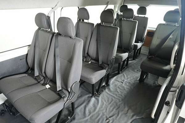 2018 Toyota HiAce Commuter (12 Seats) KDH223R MY16