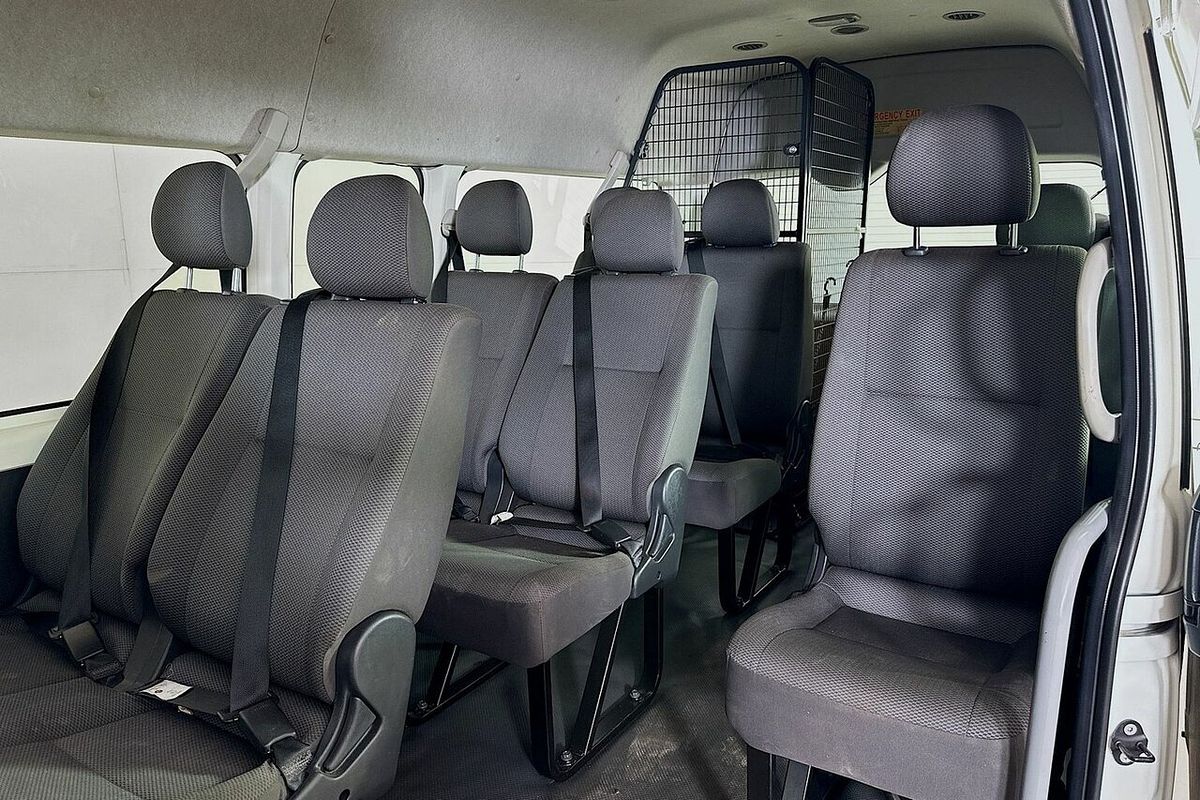 2018 Toyota HiAce Commuter (12 Seats) KDH223R MY16