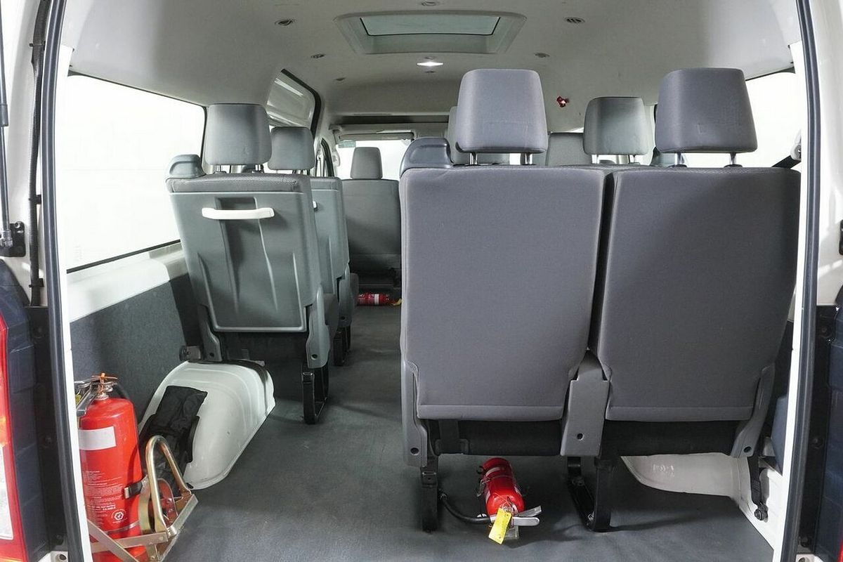 2020 Toyota HiAce Commuter (12 Seats) GDH322R
