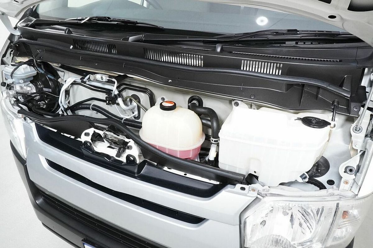2015 Toyota HiAce LWB TRH201R MY15