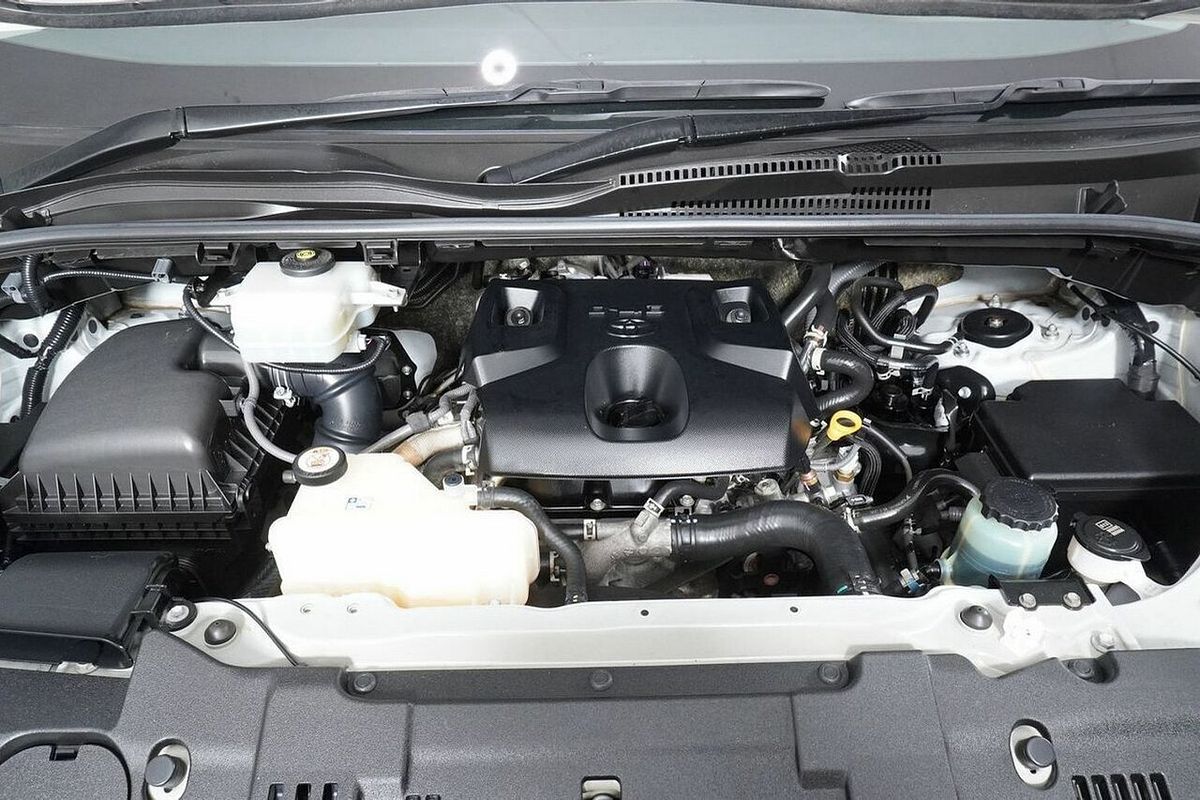 2021 Toyota HiAce LWB GDH300R