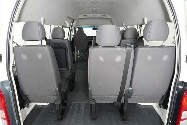 2018 Toyota HiAce Commuter KDH223R MY16