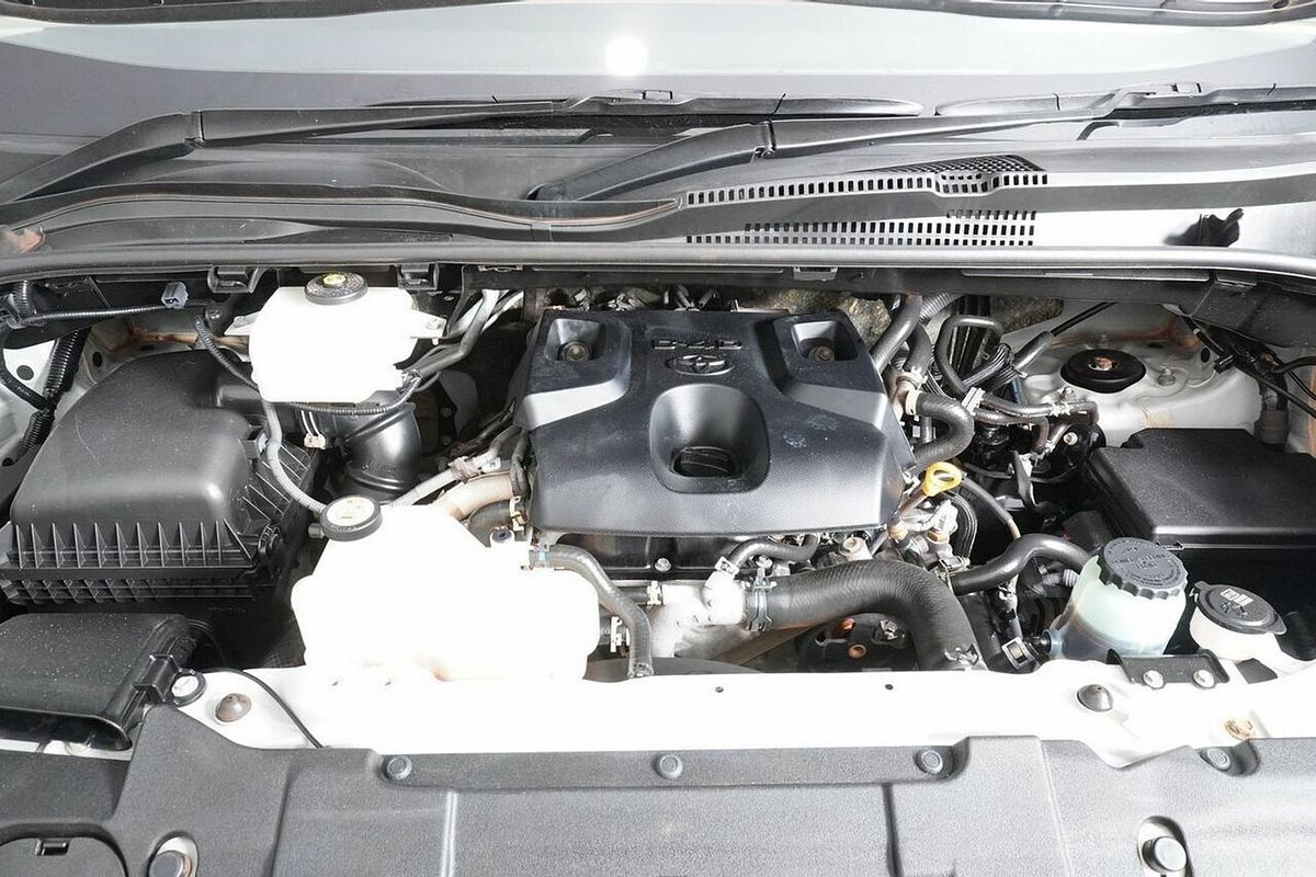 2020 Toyota HiAce Commuter (12 Seats) GDH322R