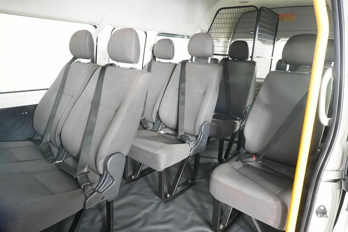 2018 Toyota HiAce Commuter KDH223R MY16