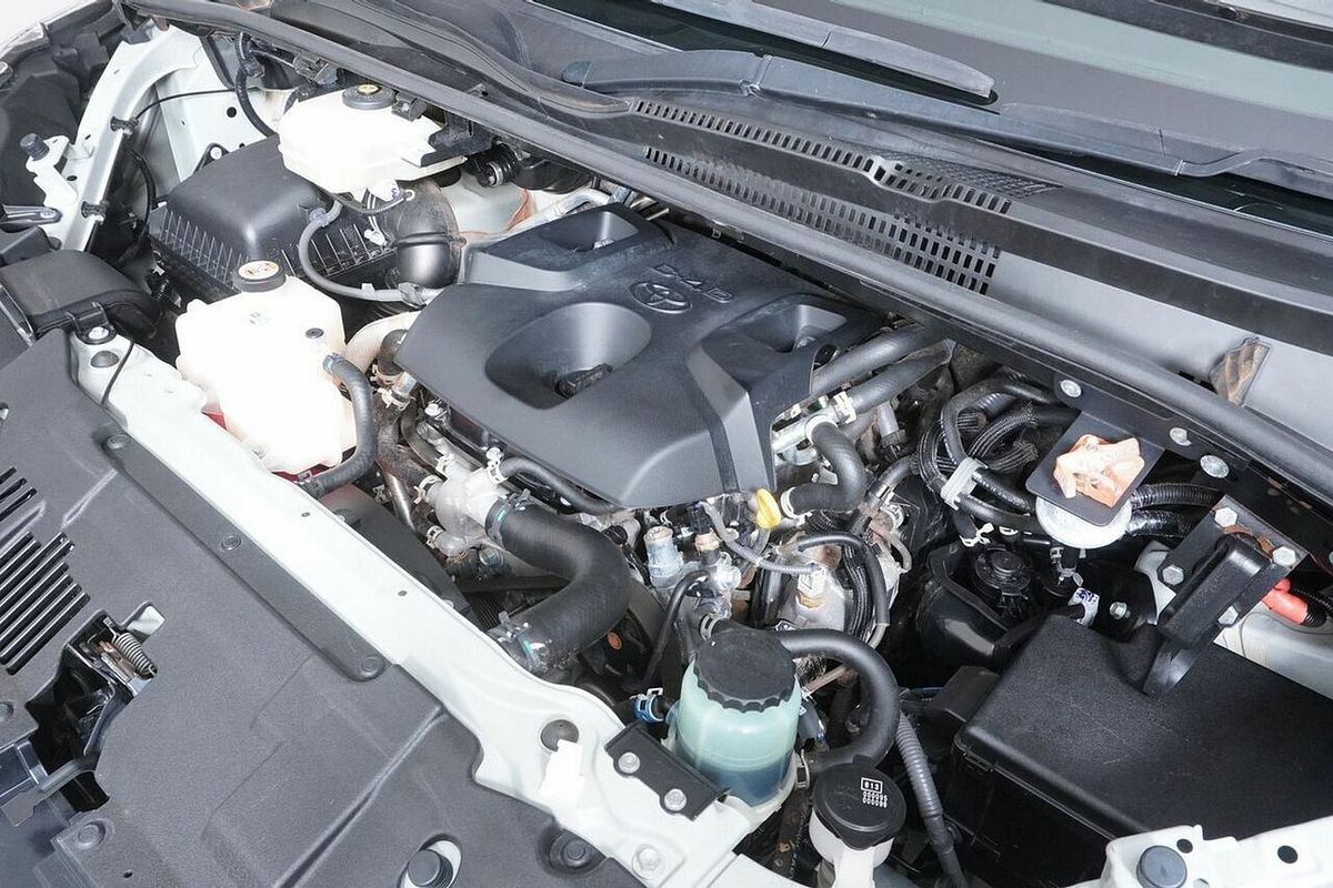 2020 Toyota HiAce Commuter (12 Seats) GDH322R