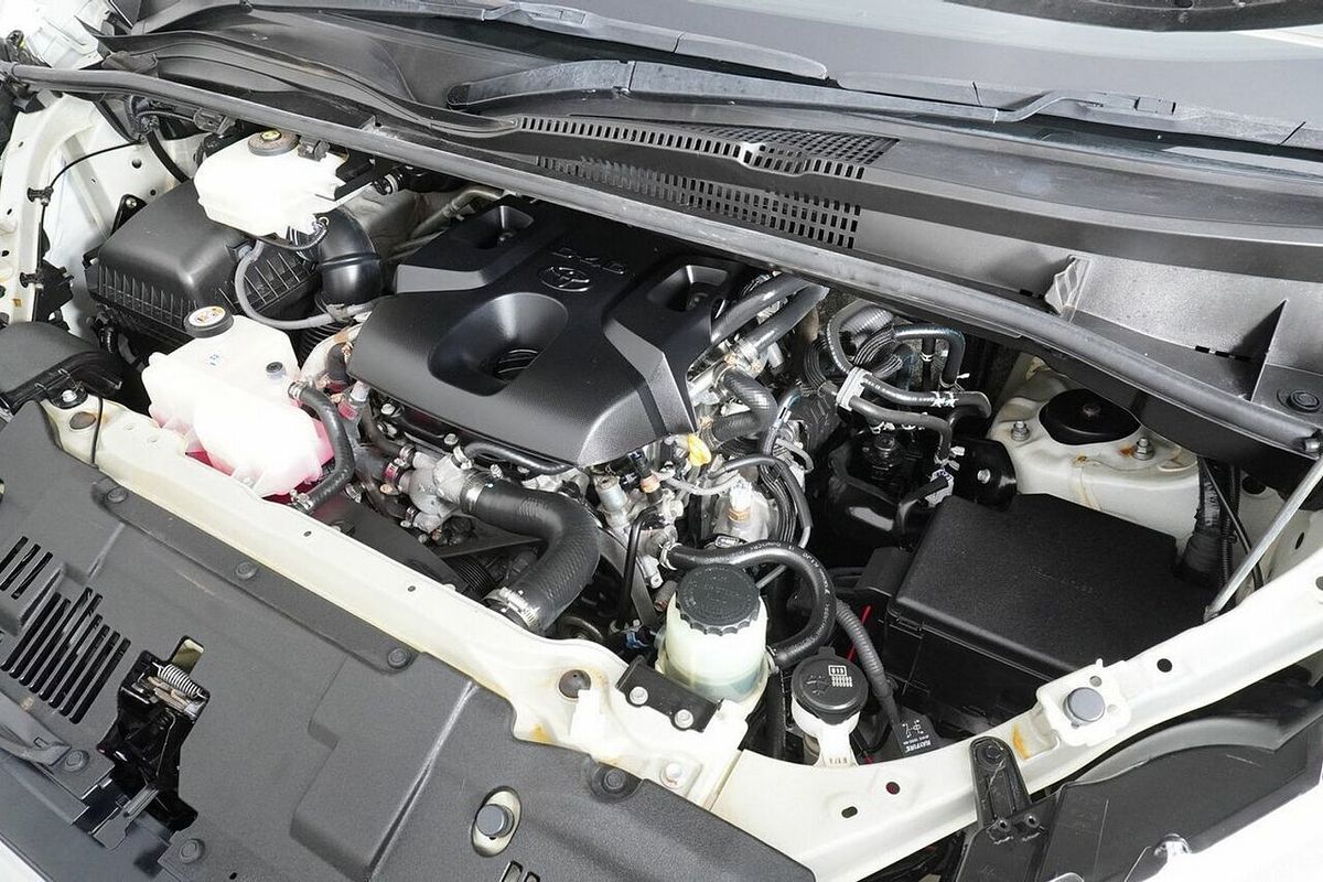 2020 Toyota HiAce Commuter (12 Seats) GDH322R