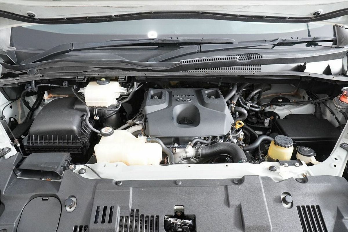 2019 Toyota HiAce Commuter (12 Seats) GDH322R