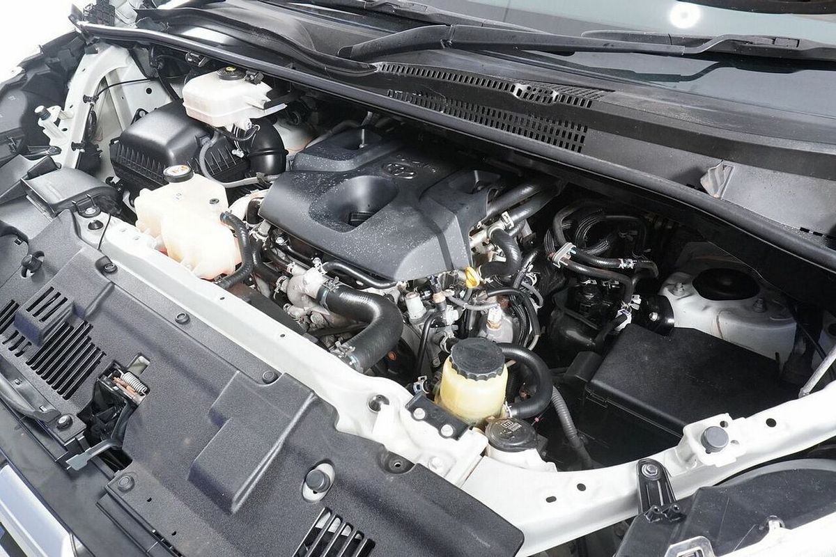 2020 Toyota HiAce Commuter (12 Seats) GDH322R