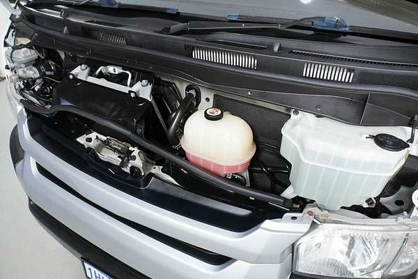 2018 Toyota HiAce Commuter KDH223R MY16