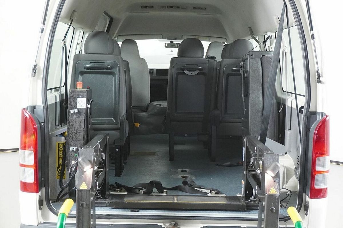 2006 Toyota HiAce Commuter TRH223R