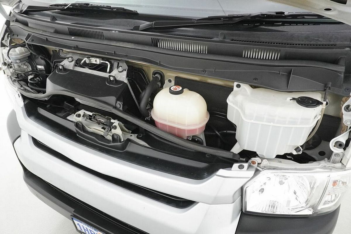2019 Toyota HiAce Commuter KDH223R MY16