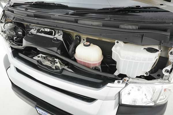 2019 Toyota HiAce Commuter KDH223R MY16