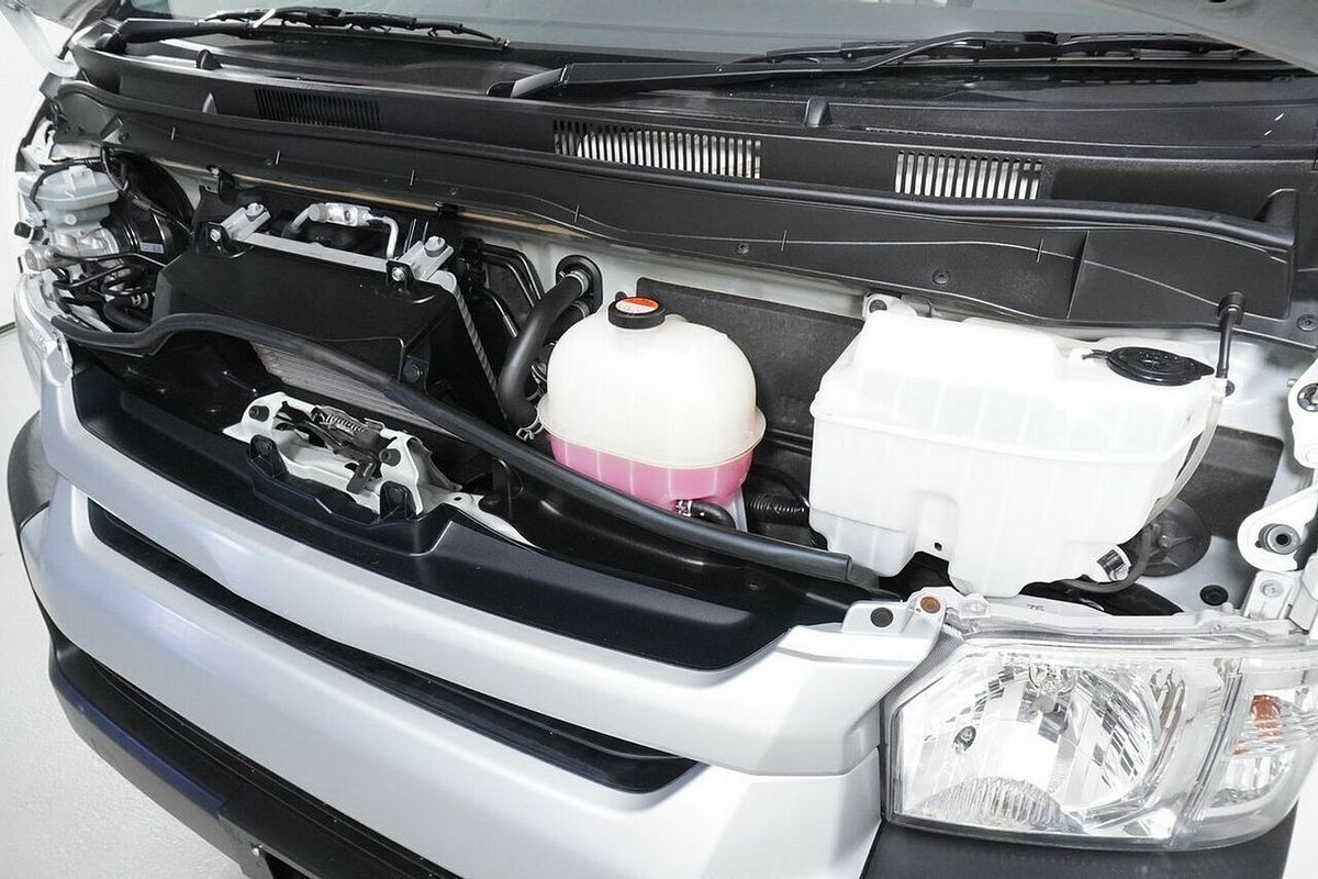 2016 Toyota HiAce Commuter KDH223R MY16