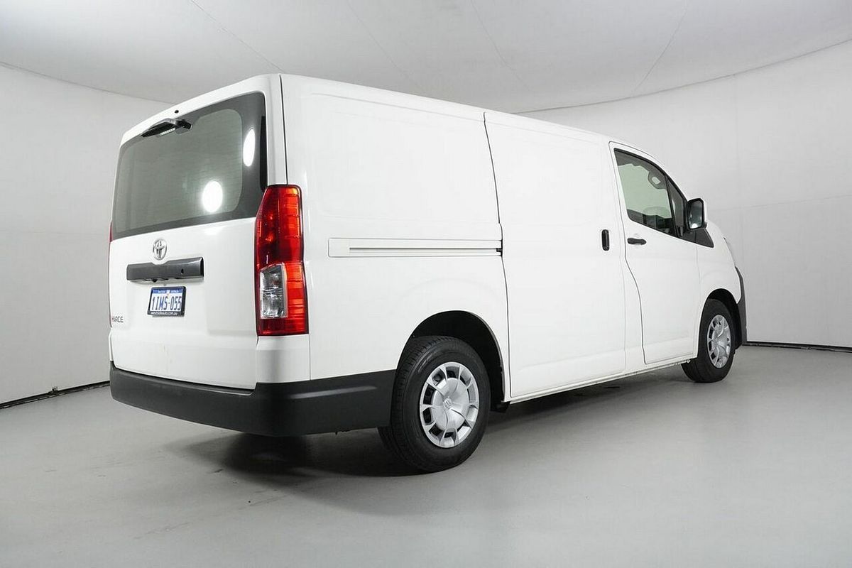2022 Toyota HiAce LWB GDH300R