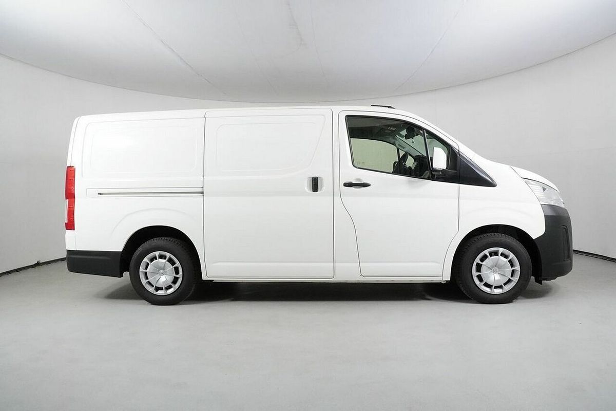 2021 Toyota HiAce LWB GDH300R