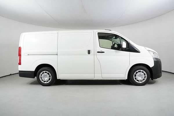 2021 Toyota HiAce LWB GDH300R
