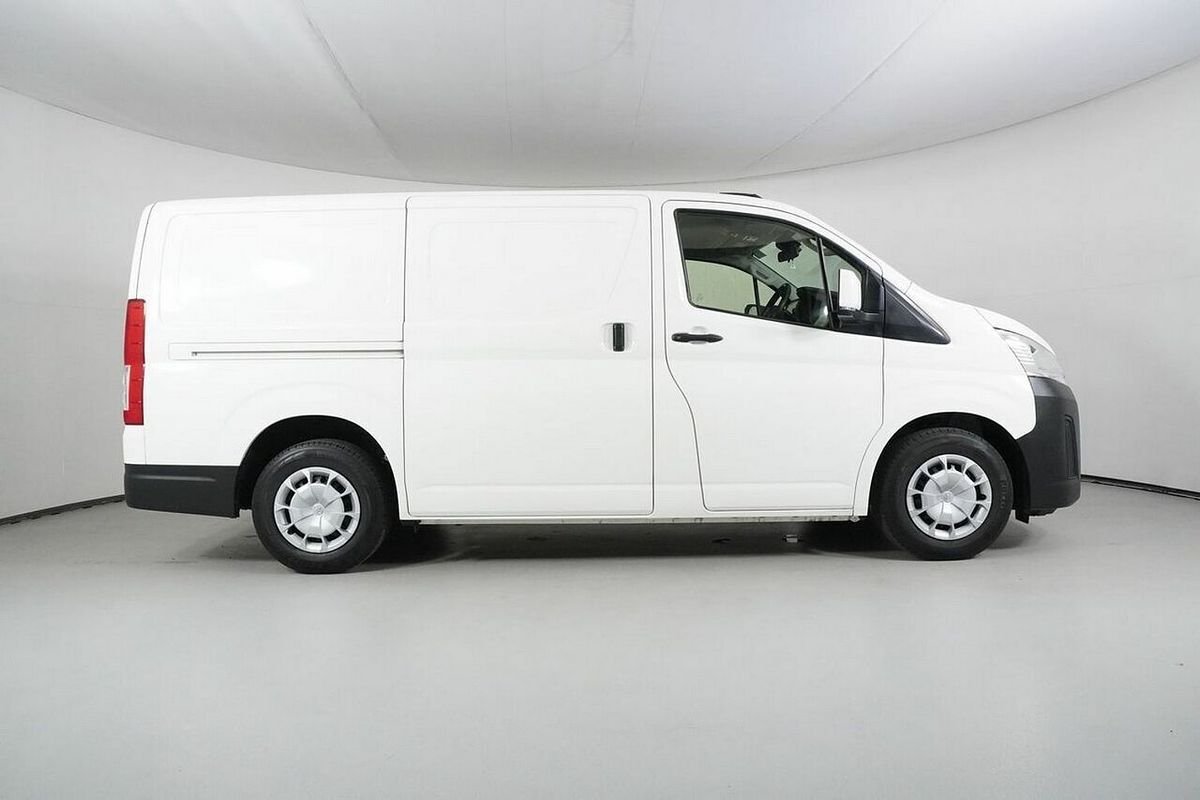 2022 Toyota HiAce LWB GDH300R