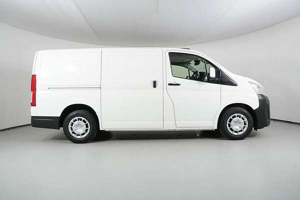 2022 Toyota HiAce LWB GDH300R