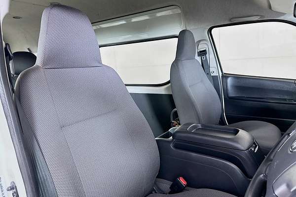 2018 Toyota HiAce Commuter (12 Seats) KDH223R MY16