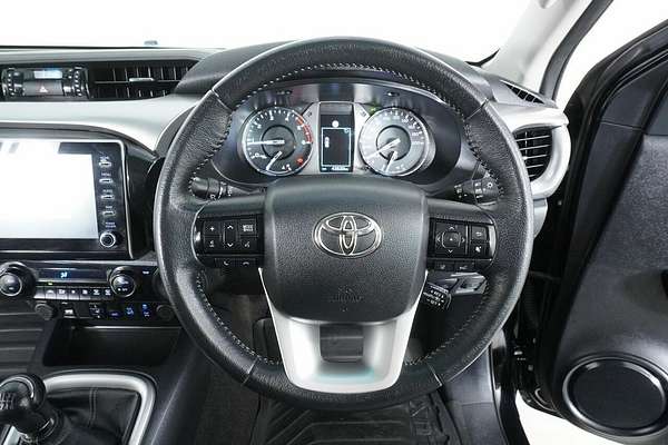 2022 Toyota Hilux SR5 + Premium Interior (4x4) GUN126R 4X4