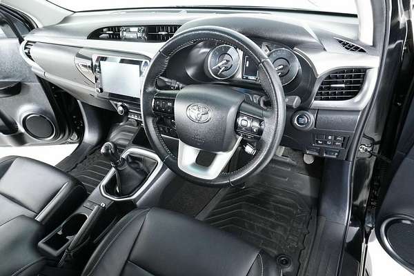 2022 Toyota Hilux SR5 + Premium Interior (4x4) GUN126R 4X4