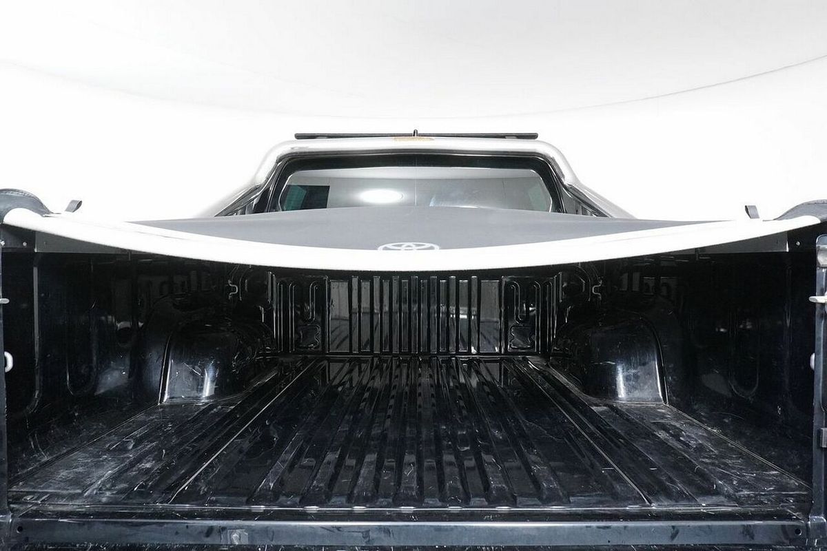 2022 Toyota Hilux SR5 + Premium Interior (4x4) GUN126R 4X4