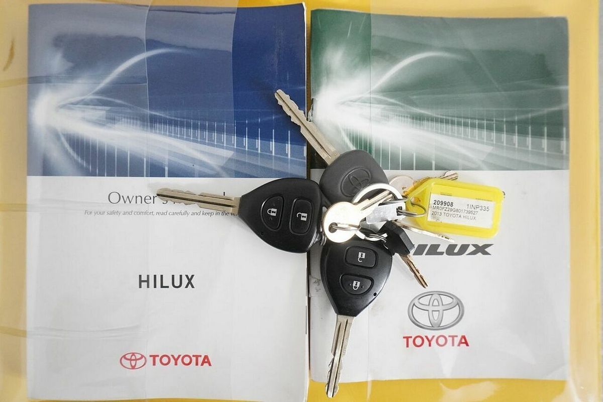2013 Toyota Hilux SR5 (4x4) KUN26R MY12 4X4