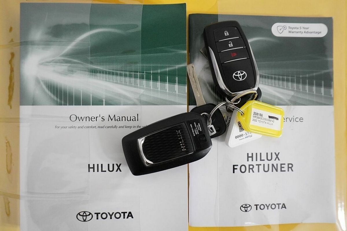 2022 Toyota Hilux SR5 + Premium Interior (4x4) GUN126R 4X4