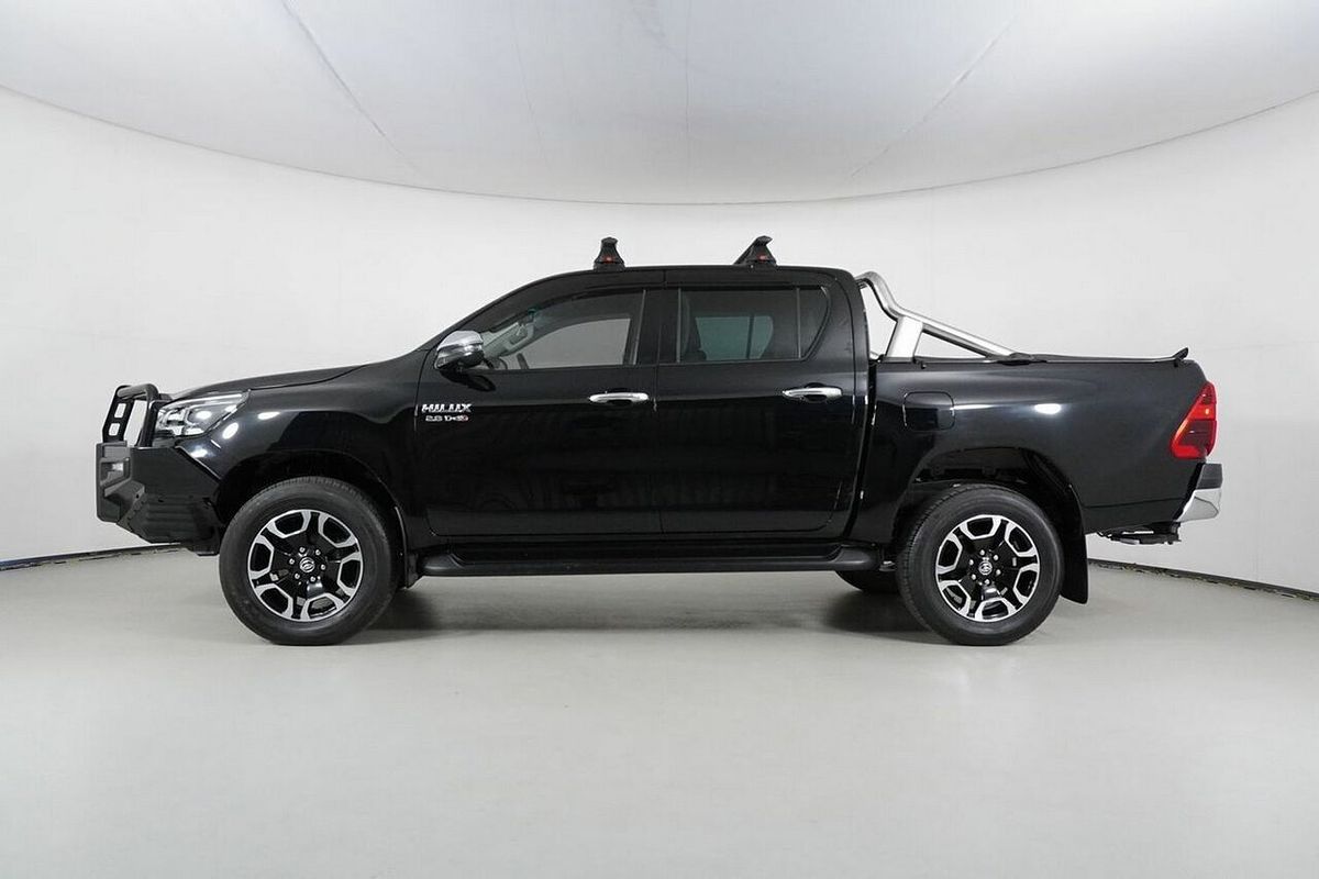 2022 Toyota Hilux SR5 + Premium Interior (4x4) GUN126R 4X4