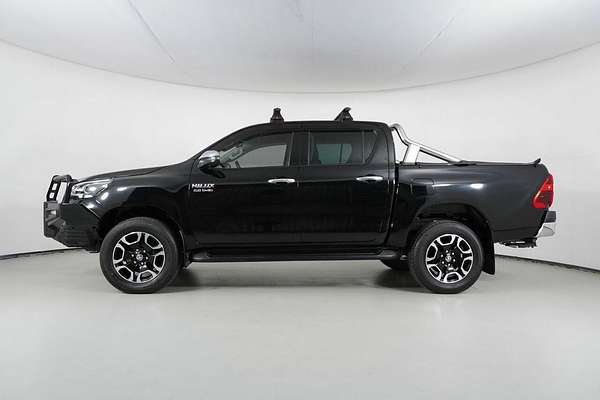 2022 Toyota Hilux SR5 + Premium Interior (4x4) GUN126R 4X4
