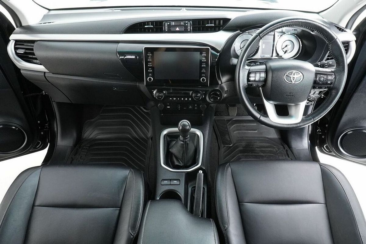 2022 Toyota Hilux SR5 + Premium Interior (4x4) GUN126R 4X4