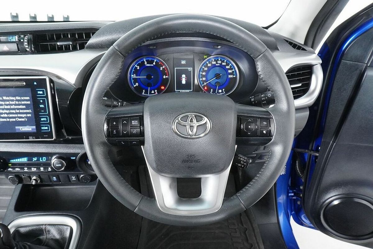 2015 Toyota Hilux SR5 (4x4) GUN126R 4X4