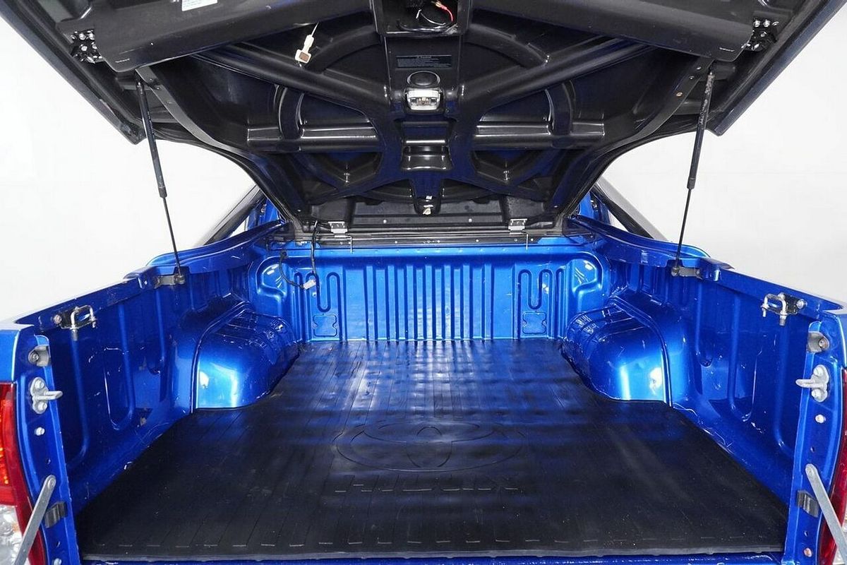 2015 Toyota Hilux SR5 (4x4) GUN126R 4X4