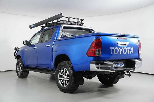 2015 Toyota Hilux SR5 (4x4) GUN126R 4X4