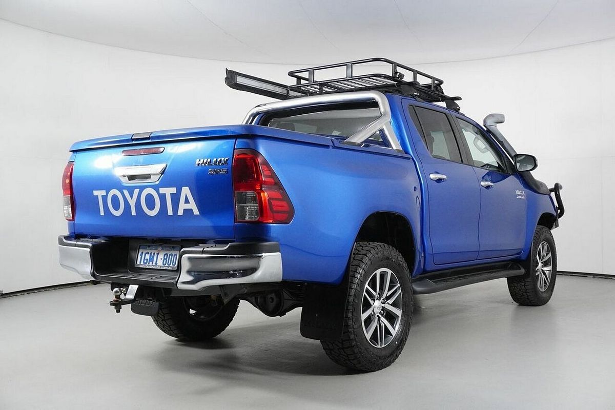 2015 Toyota Hilux SR5 (4x4) GUN126R 4X4