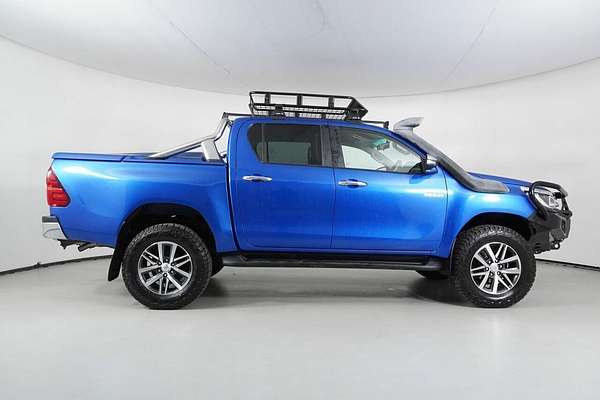 2015 Toyota Hilux SR5 (4x4) GUN126R 4X4