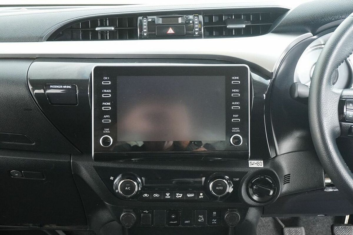 2020 Toyota Hilux SR5 (4x4) GUN126R Facelift 4X4