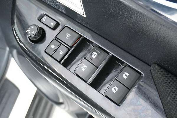 2020 Toyota Hilux SR5 (4x4) GUN126R Facelift 4X4