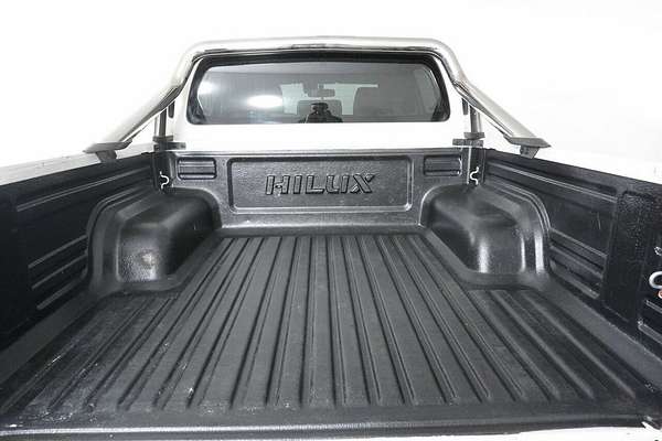 2020 Toyota Hilux SR5 (4x4) GUN126R Facelift 4X4