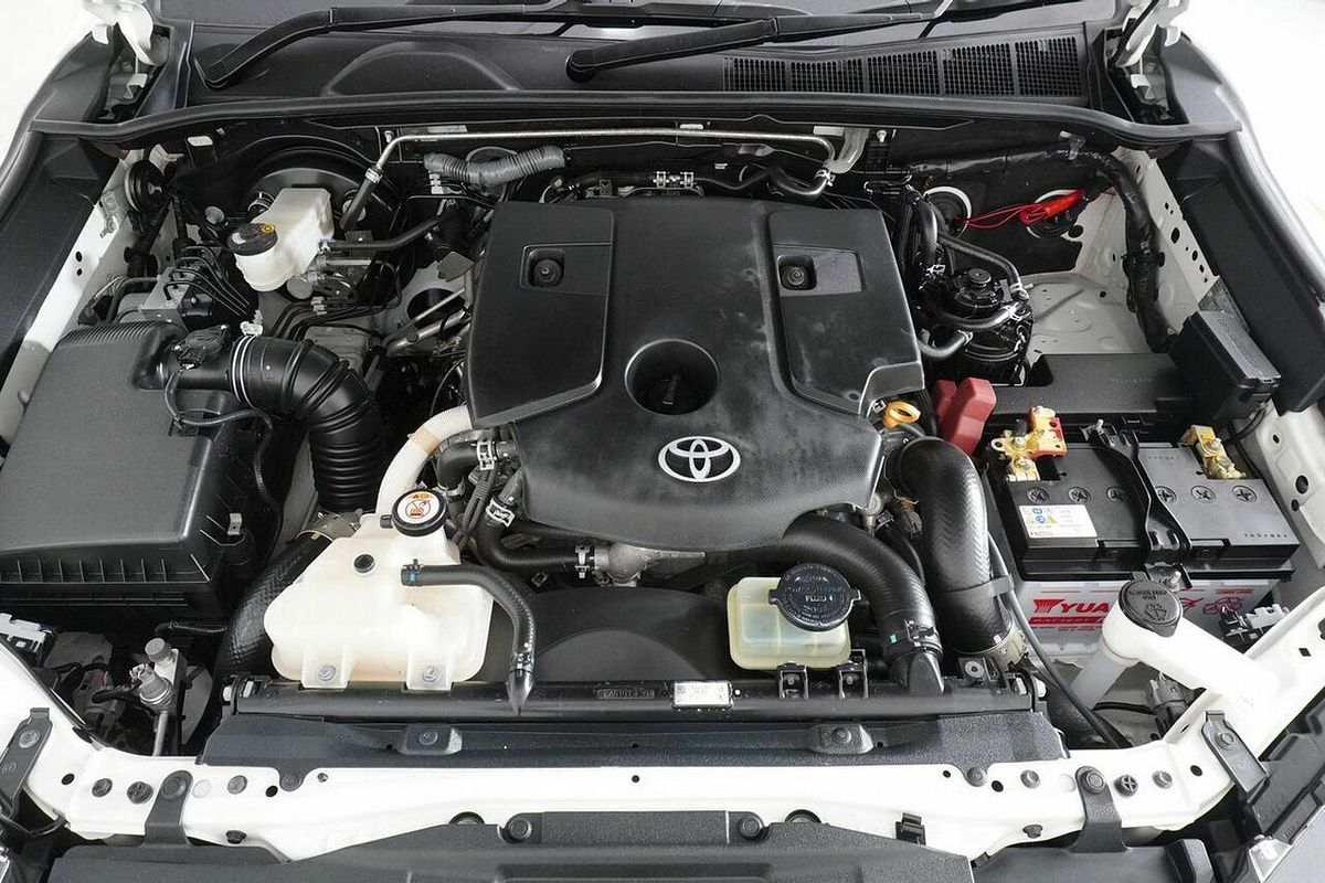 2020 Toyota Hilux SR5 (4x4) GUN126R Facelift 4X4