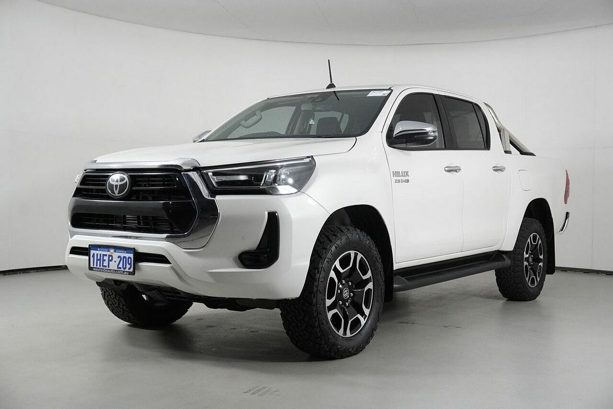 2020 Toyota Hilux SR5 (4x4) GUN126R Facelift 4X4