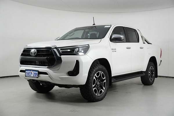 2020 Toyota Hilux SR5 (4x4) GUN126R Facelift 4X4