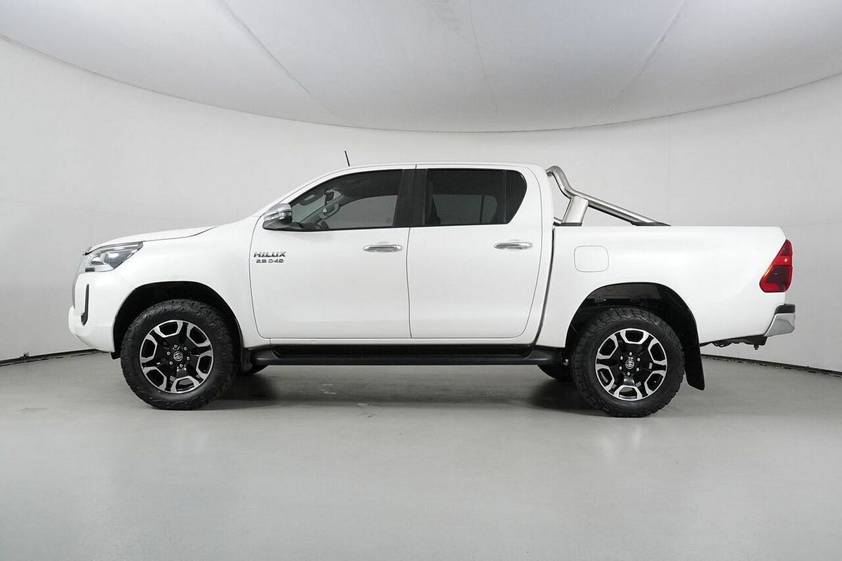 2020 Toyota Hilux SR5 (4x4) GUN126R Facelift 4X4